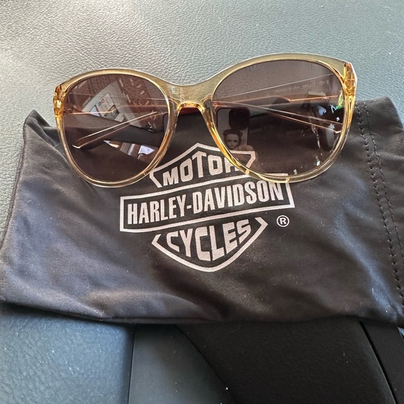 Beautiful women’s Harley Davidson sunglasses - Picture 10 of 10